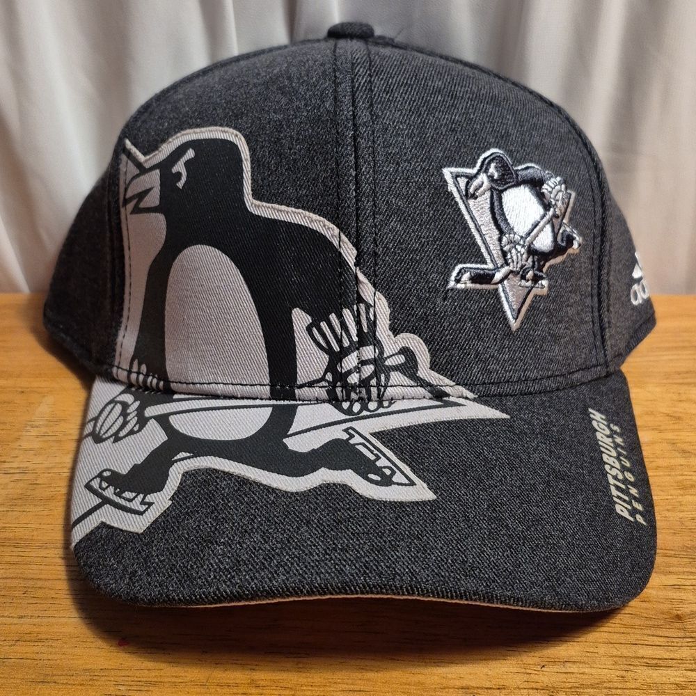 Adidas Pittsburgh Penguins L/XL Stretchfit Hat - New